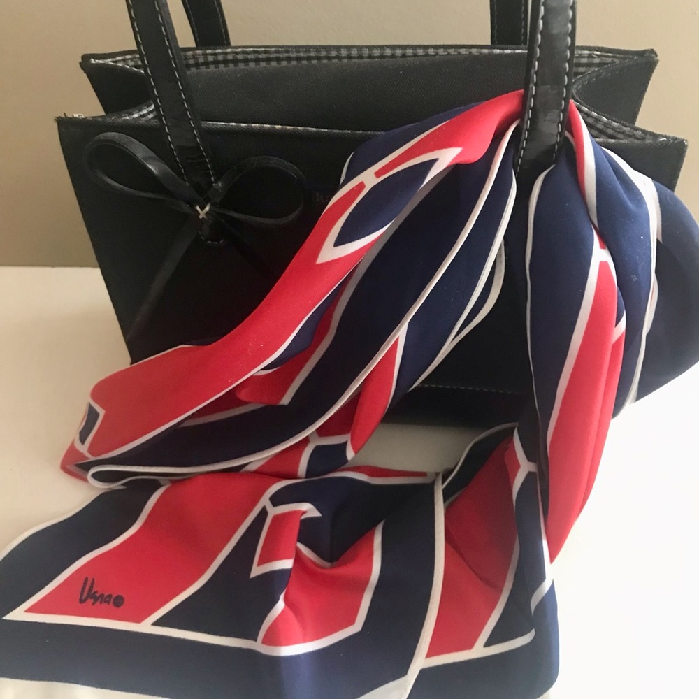 VERA bold vintage twilly scarf